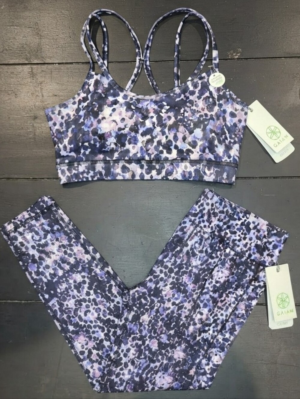 Gaiam activewear medium support sports bra and high-waisted leggings set XS